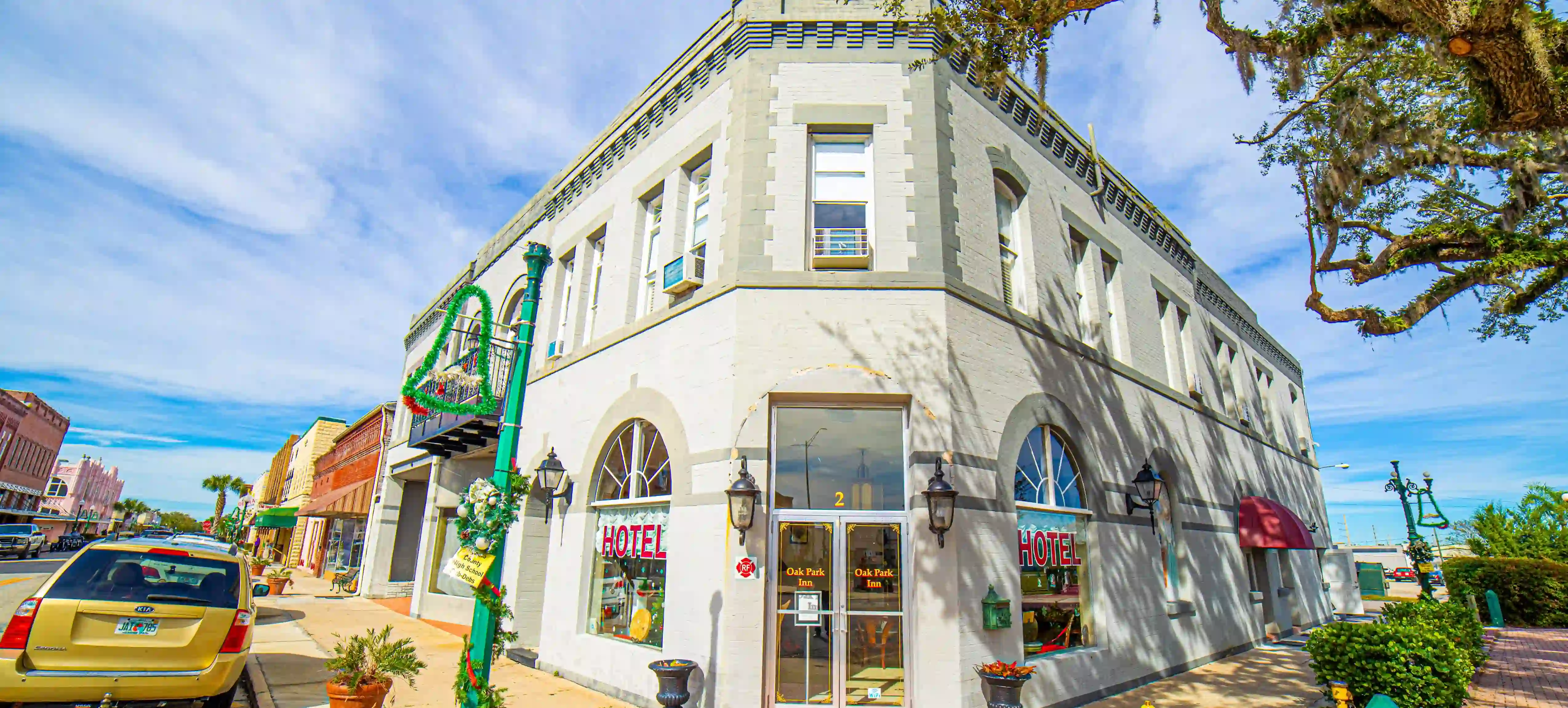 Offbeat travel experiences in Arcadia, Florida featuring historic downtown streets, local attractions, and countryside charm near the Best hotel in Arcadia, Florida.