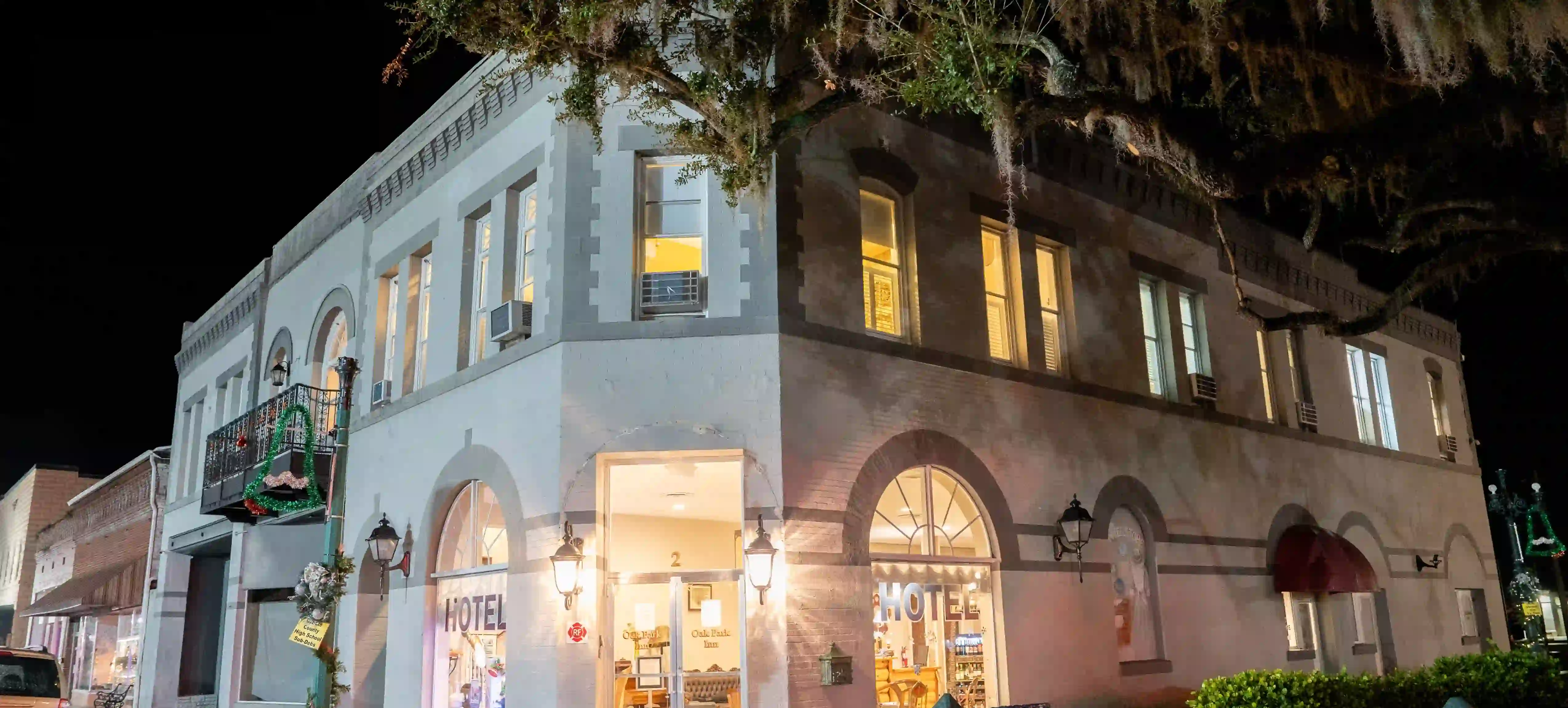 Scenic outdoor landscapes and attractions near Arcadia, Florida, close to Oak Tree Hotel.