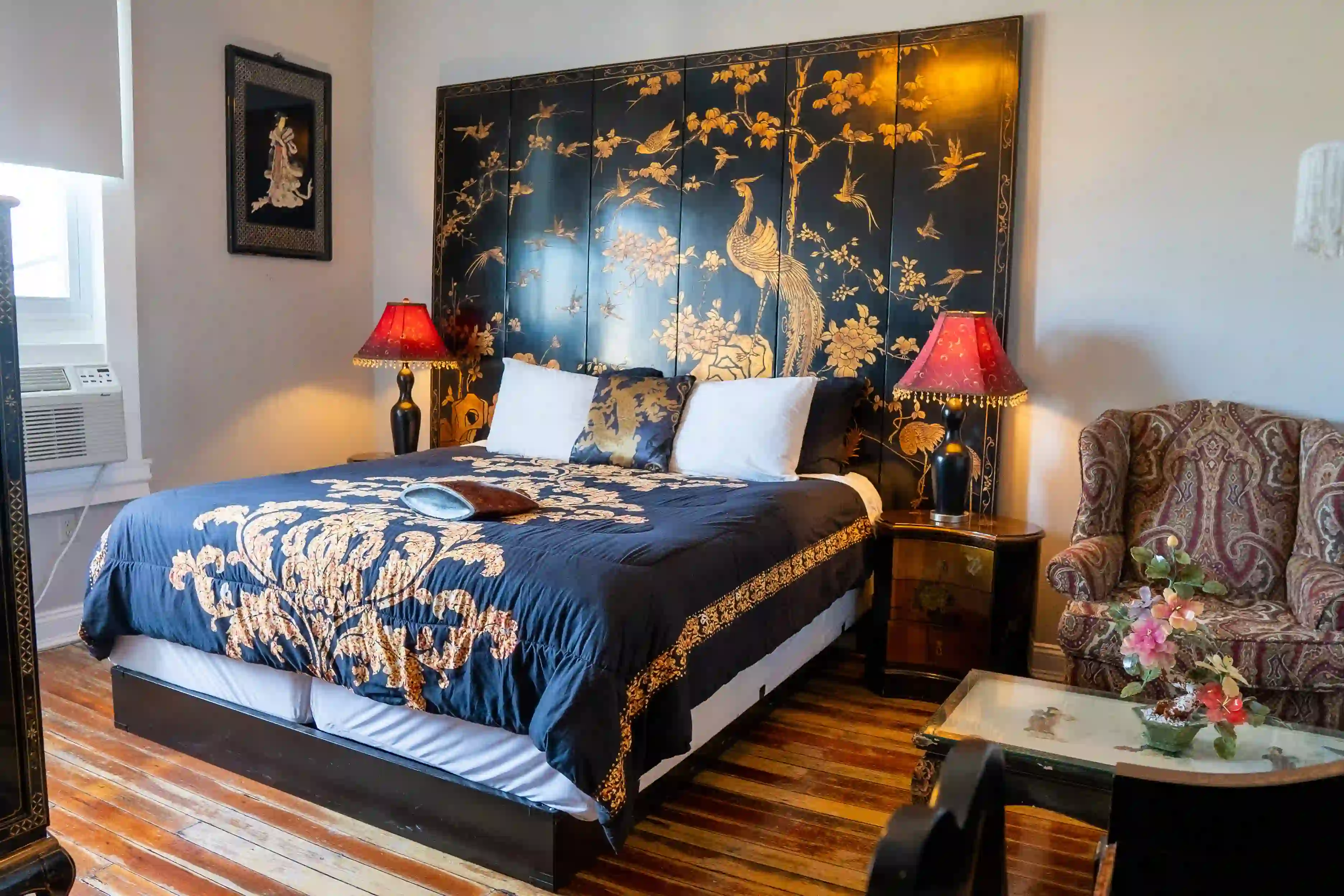 Peaceful surroundings and welcoming atmosphere in An Oak Tree Hotel Room in Arcadia, Florida.